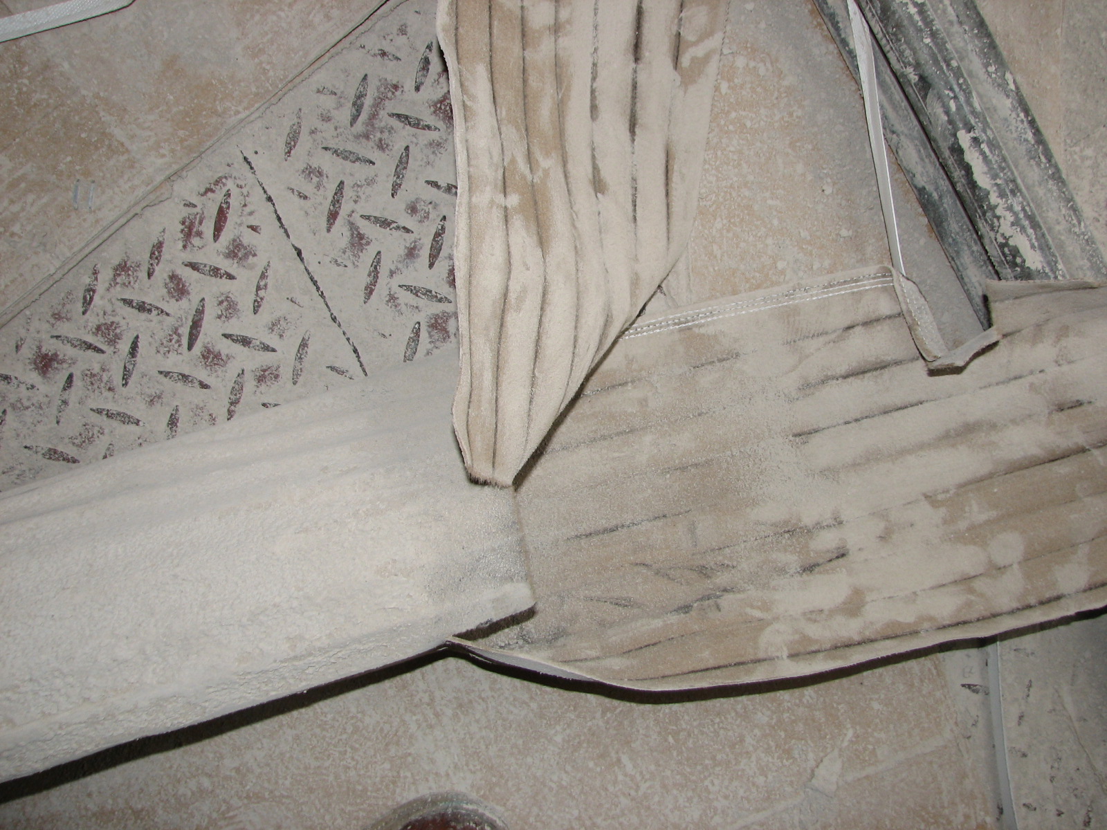 布袋式除塵器實際應用中濾袋的破損形式及原因解密 布袋式除塵器實際應用中濾袋的破損形式及原因解密